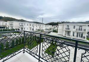 Дом 198м², 2-этажный, участок 4 сот.