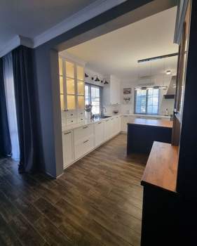 Дом 276м², 2-этажный, участок 12 сот.