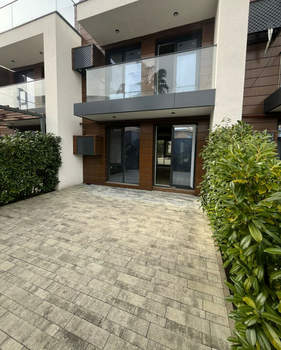 Дом 150м&sup2;, 2-этажный, участок 1 сот.  