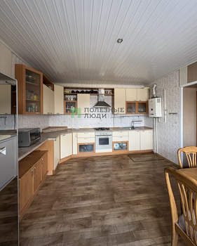 Дом 260м², 3-этажный, участок 9 сот.  