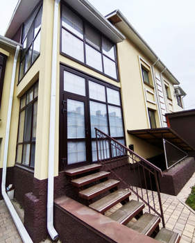 Дом 255м&sup2;, 3-этажный, участок 3 сот.  