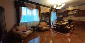 Дом 253м&sup2;, 2-этажный, участок 4 сот.  