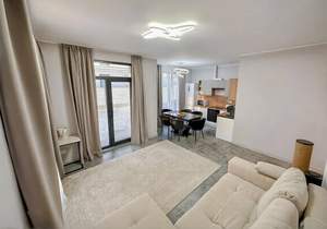 Дом 153м&sup2;, 2-этажный, участок 3 сот.  