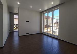 Дом 261м&sup2;, 3-этажный, участок 3 сот.  