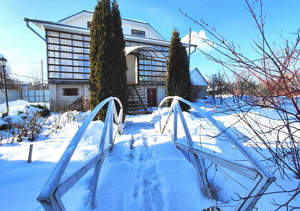 Дом 310м&sup2;, 3-этажный, участок 8 сот.  