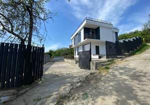 Дом 285м&sup2;, 2-этажный, участок 5 сот.  