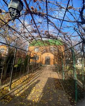 Дом 274м², 3-этажный, участок 6 сот.  