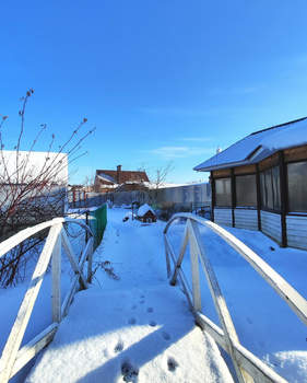 Дом 310м&sup2;, 3-этажный, участок 8 сот.  