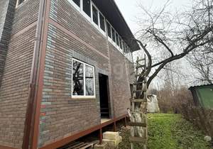 Дом 182м², 2-этажный, участок 10 сот.  