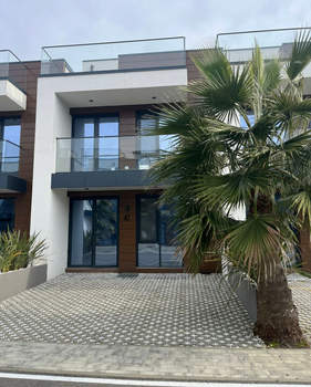 Дом 150м&sup2;, 2-этажный, участок 1 сот.  