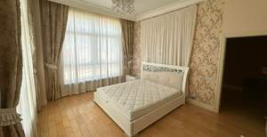 4-к квартира, вторичка, 176м2, 8/14 этаж