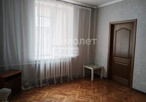 2-к квартира, вторичка, 42м2, 1/4 этаж