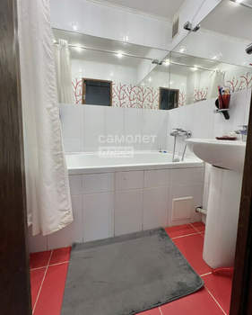 3-к квартира, вторичка, 74м2, 1/6 этаж