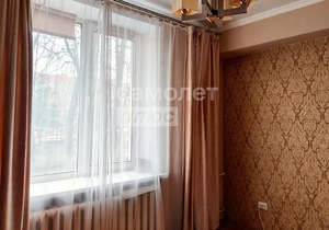 2-к квартира, вторичка, 42м2, 1/4 этаж