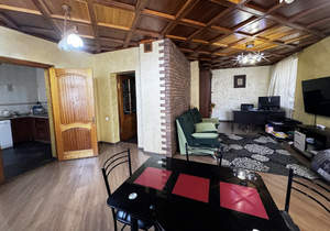 3-к квартира, вторичка, 140м2, 1/3 этаж