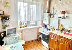 2-к квартира, вторичка, 43м2, 1/4 этаж