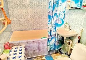 2-к квартира, вторичка, 43м2, 1/4 этаж