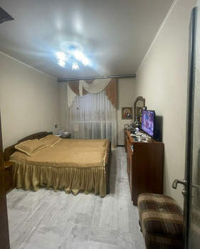 3-к квартира, вторичка, 80м2, 1/9 этаж