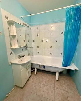 2-к квартира, вторичка, 64м2, 7/9 этаж