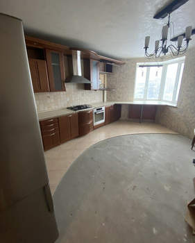 4-к квартира, вторичка, 112м2, 4/8 этаж