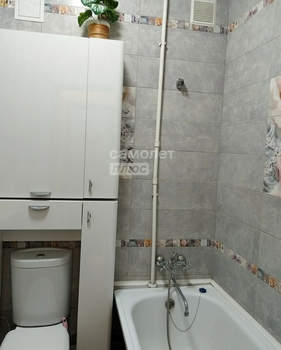 2-к квартира, вторичка, 42м2, 1/4 этаж