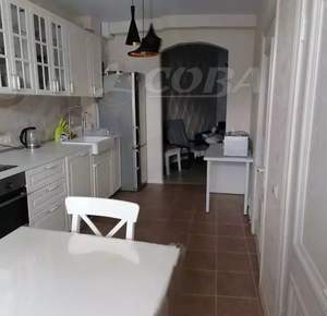 3-к квартира, вторичка, 57м2, 1/4 этаж