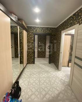 3-к квартира, вторичка, 71м2, 1/9 этаж