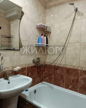 3-к квартира, вторичка, 63м2, 6/9 этаж